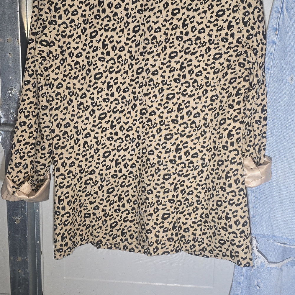 Entro Leopard Print Blazer - Picture 8 of 9